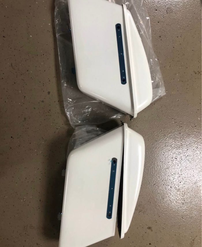 White FRP saddlebag set includes left and right side Set includes tops latches keys and mounting brackets  FL models