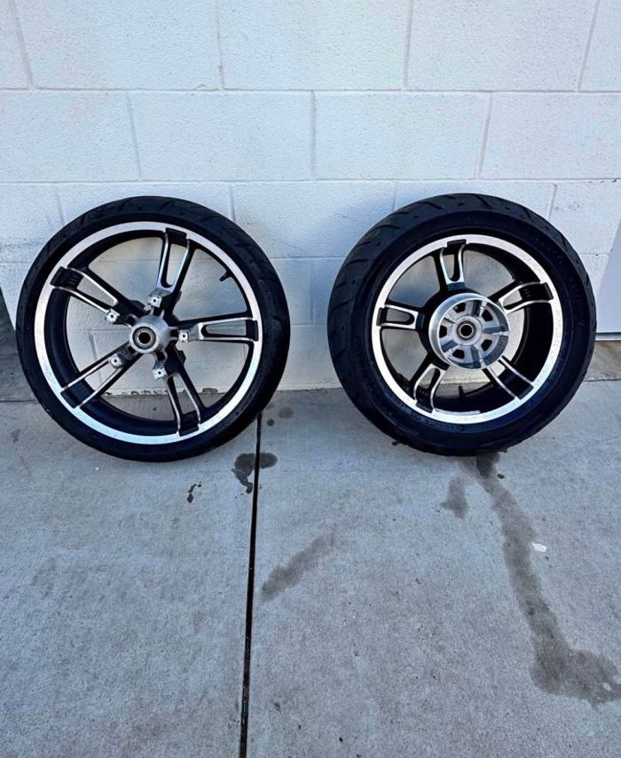 Harley-davidson 2018 Road Glide Wheel Set 19 inch front 16 inch Rear