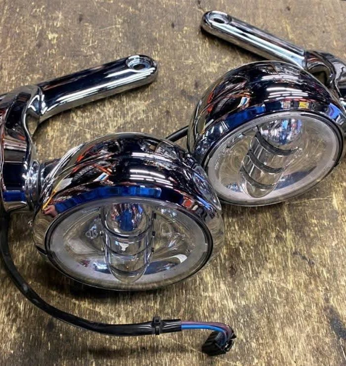 OEM Harley CVO Passing Lamps Spotlights Touring Glide Ultra Classic Daymaker FLH  Factory led Bulbs